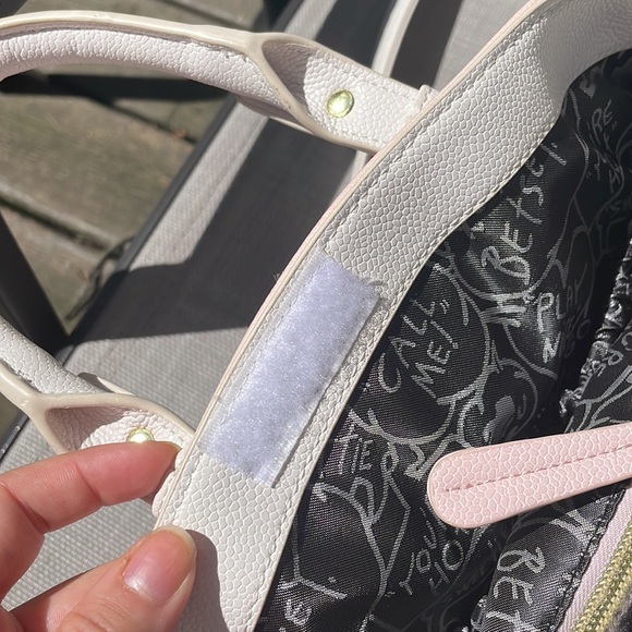 Unique Betsey Johnson Baby Pink Flower Purse - Picture 7 of 16